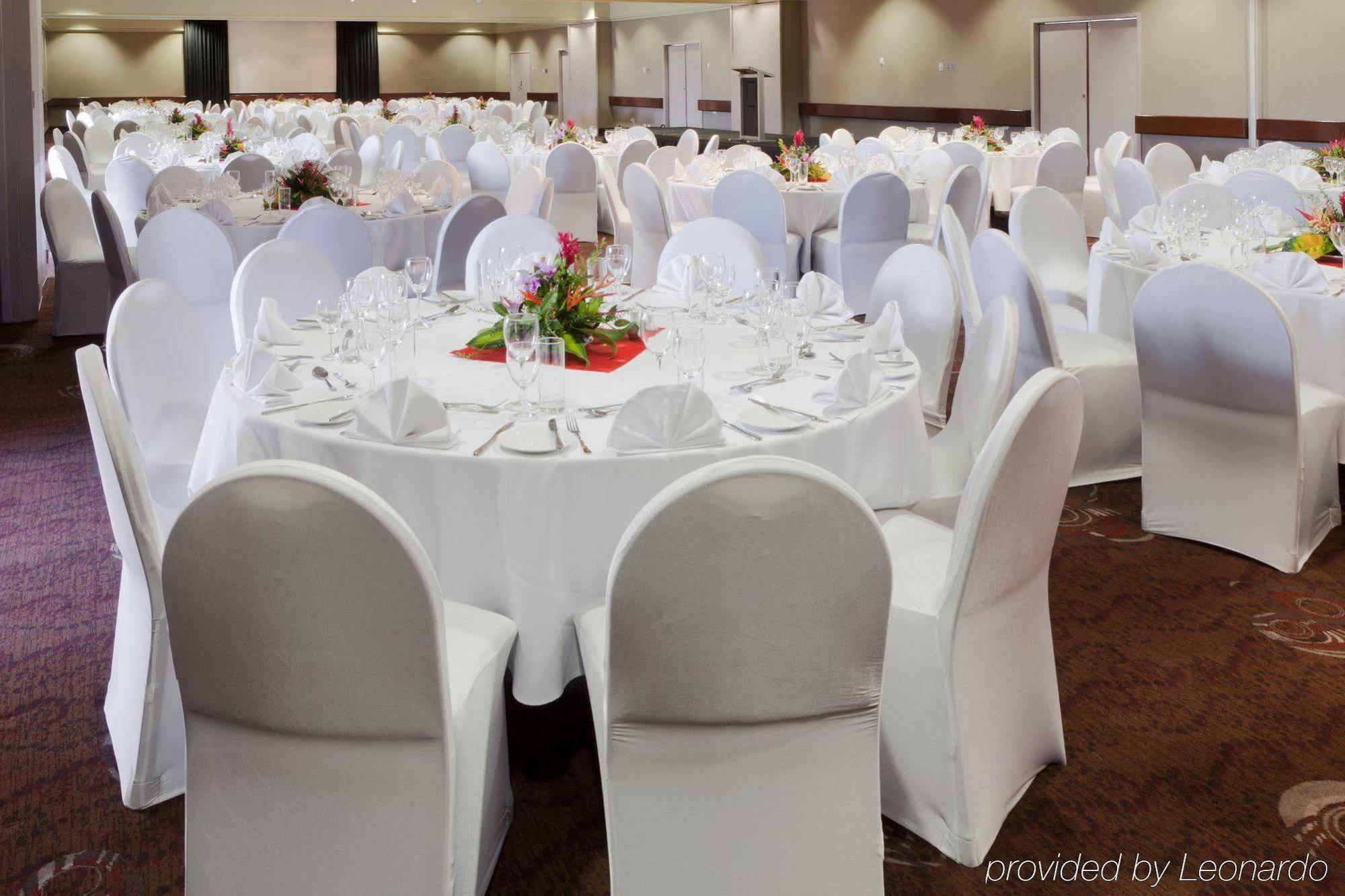 Crown Hotel Port Moresby Restoran fotoğraf